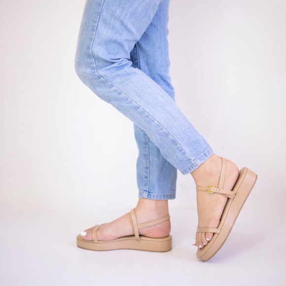 Vina Sandals - Picture 1 of 4